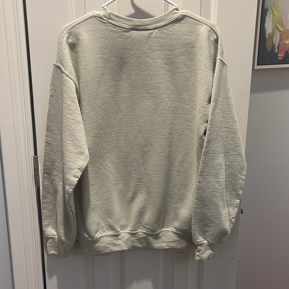 Super Mrkt TAILGATE CLUB sweatshirt! Fall is almost upon us!  Football season!🏈 - Picture 3 of 5